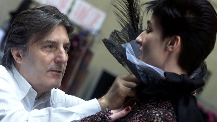 Telediario 1 - Muere el diseñador Emanuel Ungaro