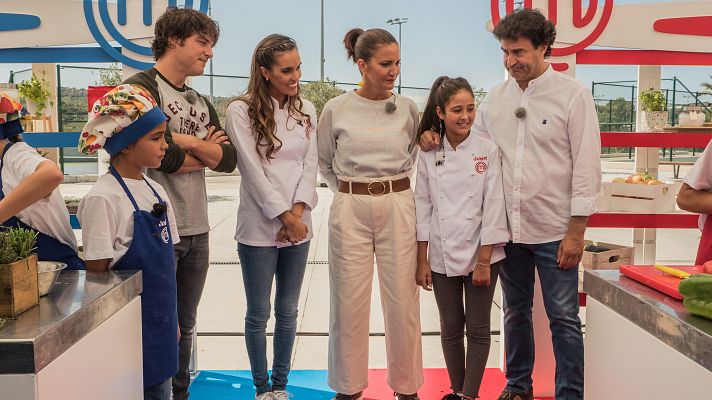 MasterChef Junior - Ona Carbonell y Paula visitan a los nuevos aspirantes