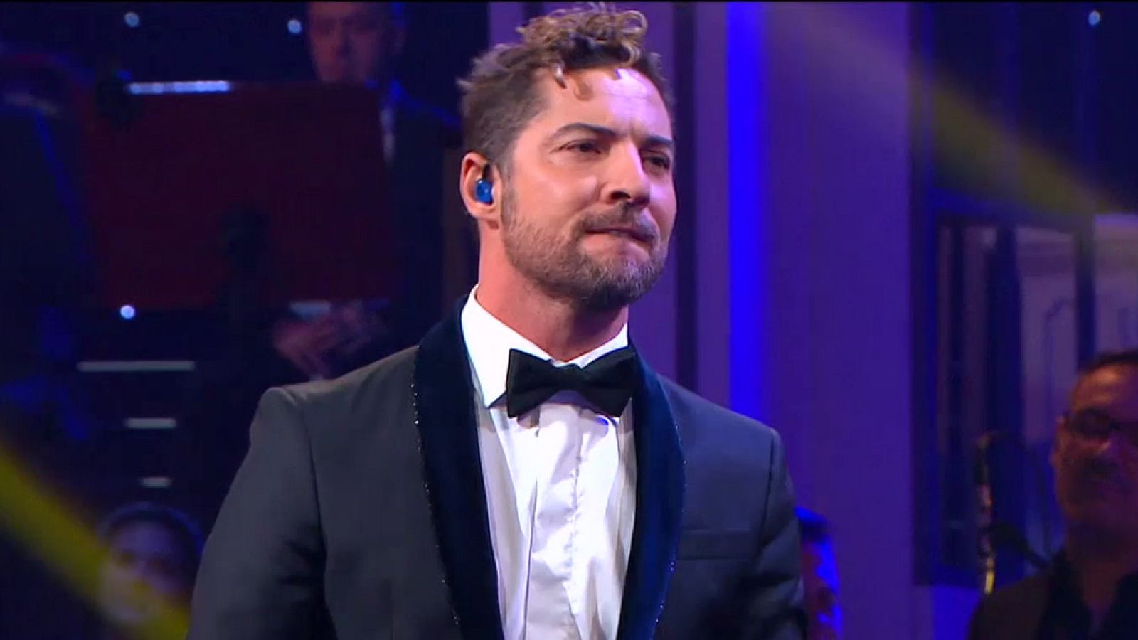 Siempre contigo - David Bisbal canta "Dígale" con la Orquesta Sinfónica