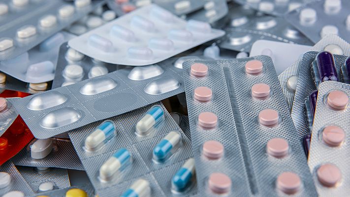 Telediario 1 - Un menor ingresa en coma en Vigo tras mezclar alcohol con medicamentos encontrados en la calle