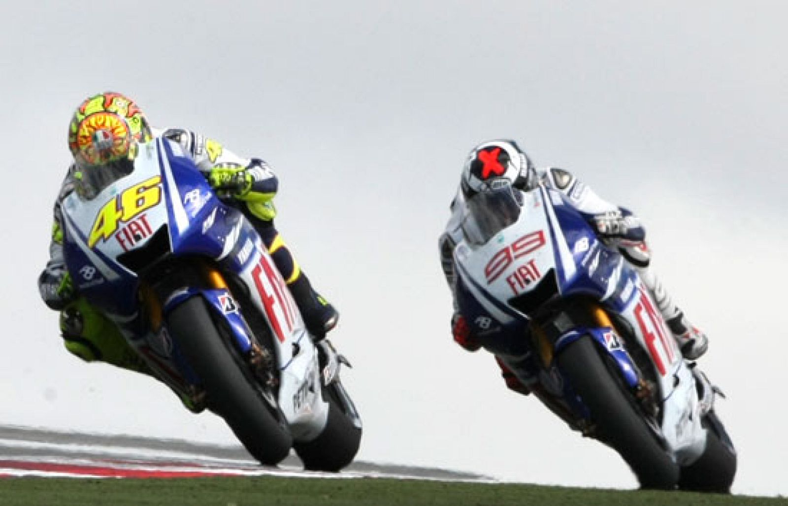 Rossi le gana a Lorenzo en un final apretadísimo.