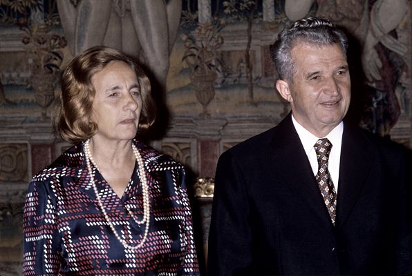 Telediario 1 - Un día de Navidad de hace 30 años, fusilaron a Nicolás Ceaucescu y a su mujer Elena