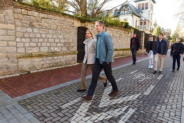 Telediario 1 - Urdangarin pasa la Nochebuena con su familia en su primer permiso penitenciario