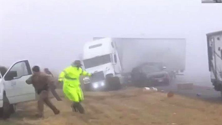 Informativo 24h - Salvan la vida de milagro cuando un camión pierde el control en una autopista de Texas