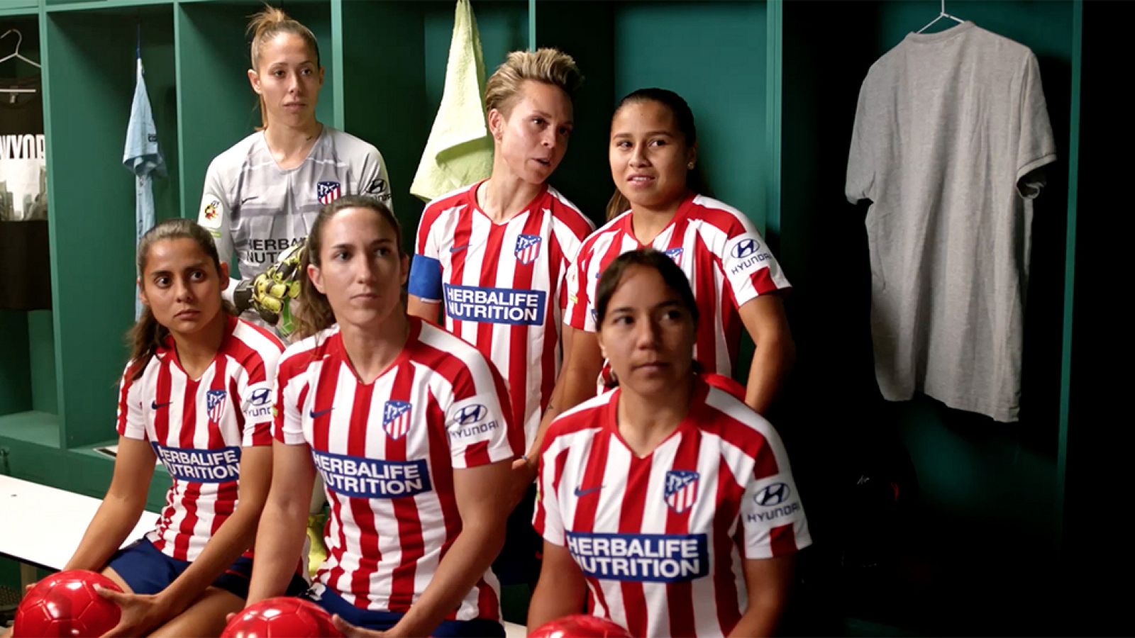 Unamuno y el equipo femenino del Atlético de Madrid