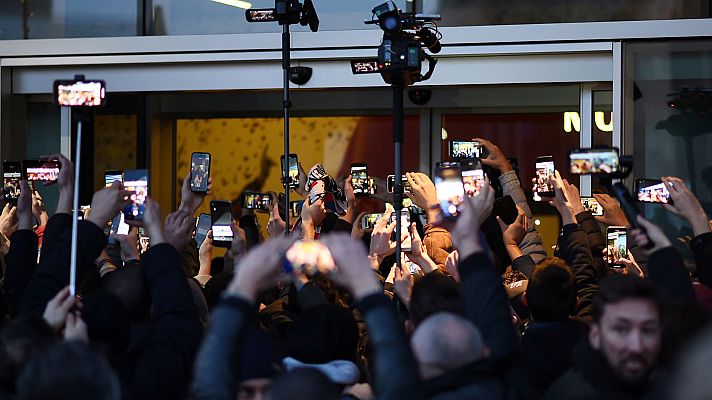 Telediario 1 - Locura en Milán por la llegada de Ibrahimovic