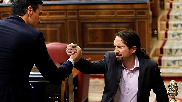 Telediario 1 - Iglesias, a Sánchez en el debate de investidura: "Sí se puede, adelante presidente"