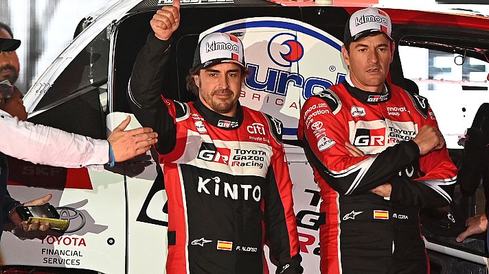 Telediario 1 - Carlos Sainz y Fernando Alonso, estrellas en el podio de Dakar