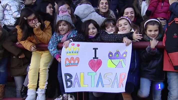 Telediario 1 - Los Reyes Magos llegan por tierra, mar y aire