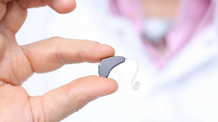 Telediario 1 - Una campaña ciudadana consigue nuevos implantes para Olalla