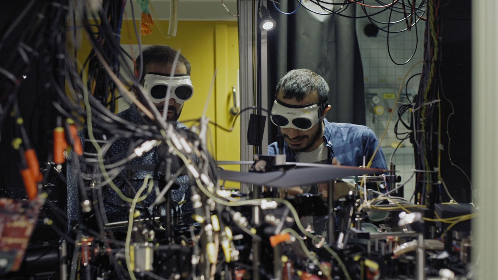 El cazador de cerebros - Cuántica, misterio, fantasía y revolución - ver ahora