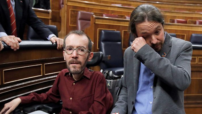 Especiales informativos - Pablo Iglesias llora de emoción tras la mayoría de Sánchez en la segunda votación de investidura