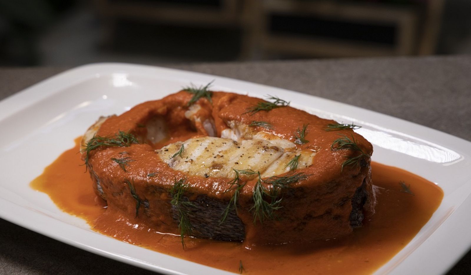 "Mero en salsa de ñoras" de Dani García | Ver