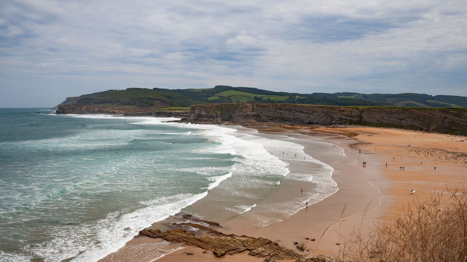 Lluvias en Galicia y fuerte viento en el litoral Cantábrico - ver ahora
