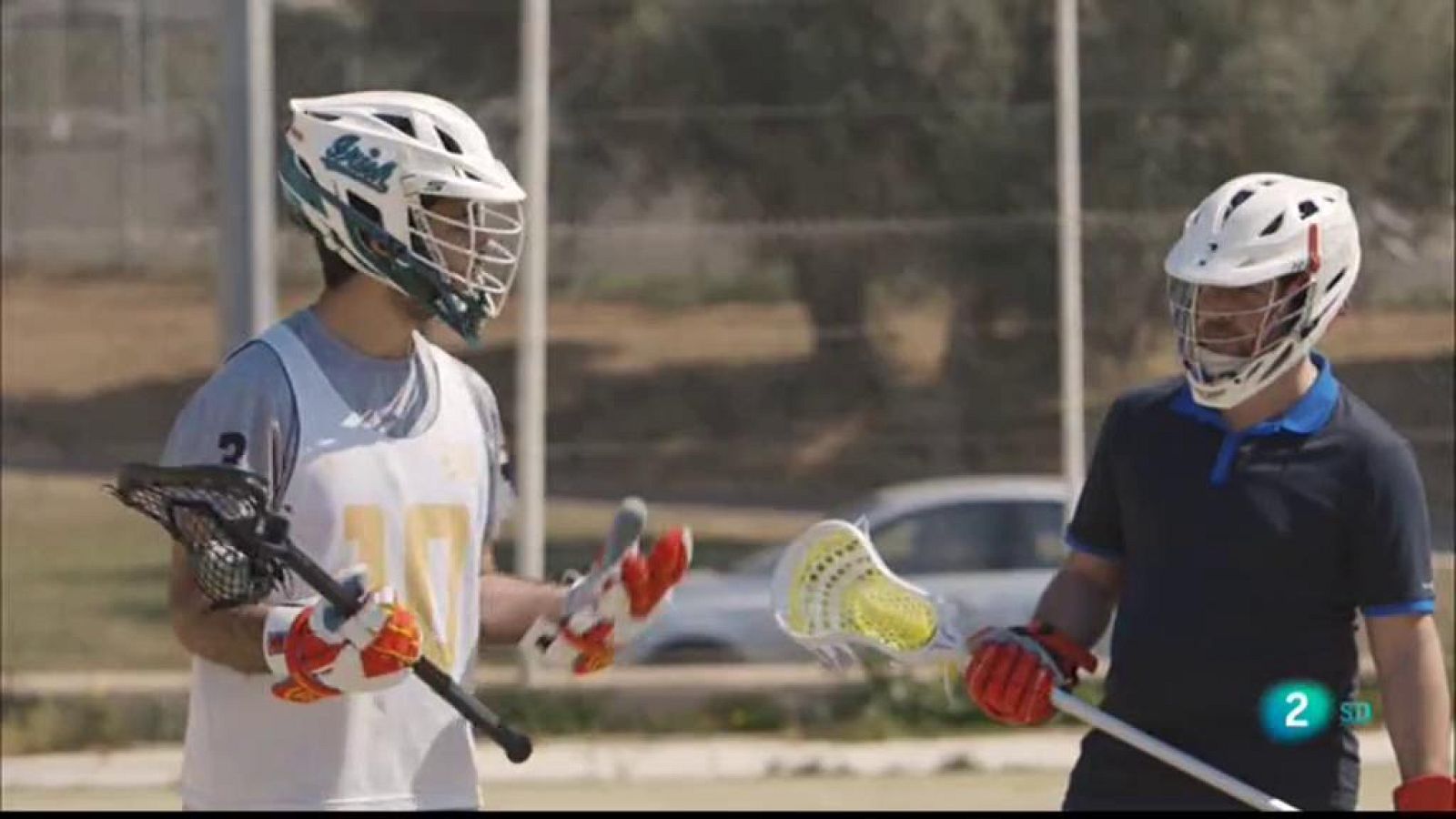 Insòlits descobreix què és el lacrosse amb Ander Mirambell