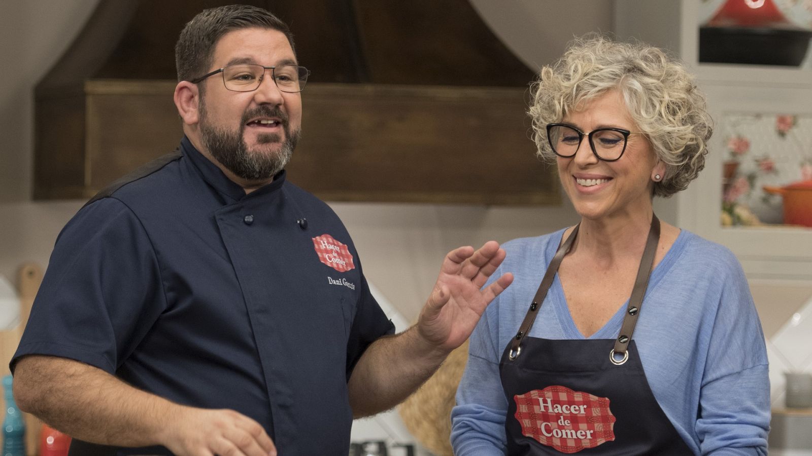 Hacer de comer - Arroz con pintada y bizcocho de naranja - ver ahora