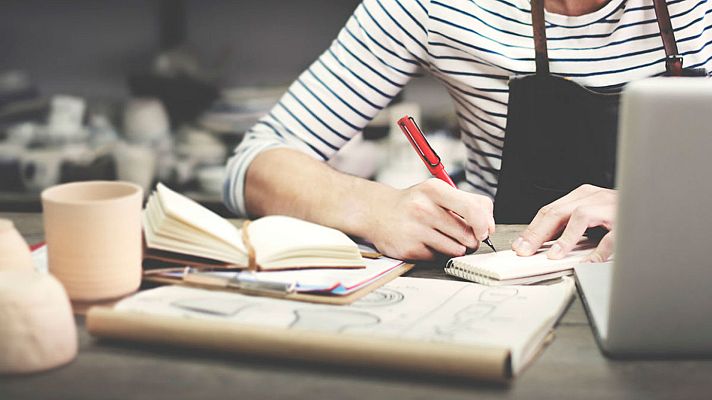 Telediario 1 - Solo uno de cada diez autónomos prevé contratar trabajadores en 2020