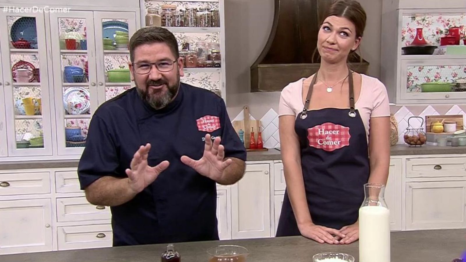 Hacer de comer - Setas con salsa de puerro y lasaña con gambas, langostinos y merluza - ver ahora