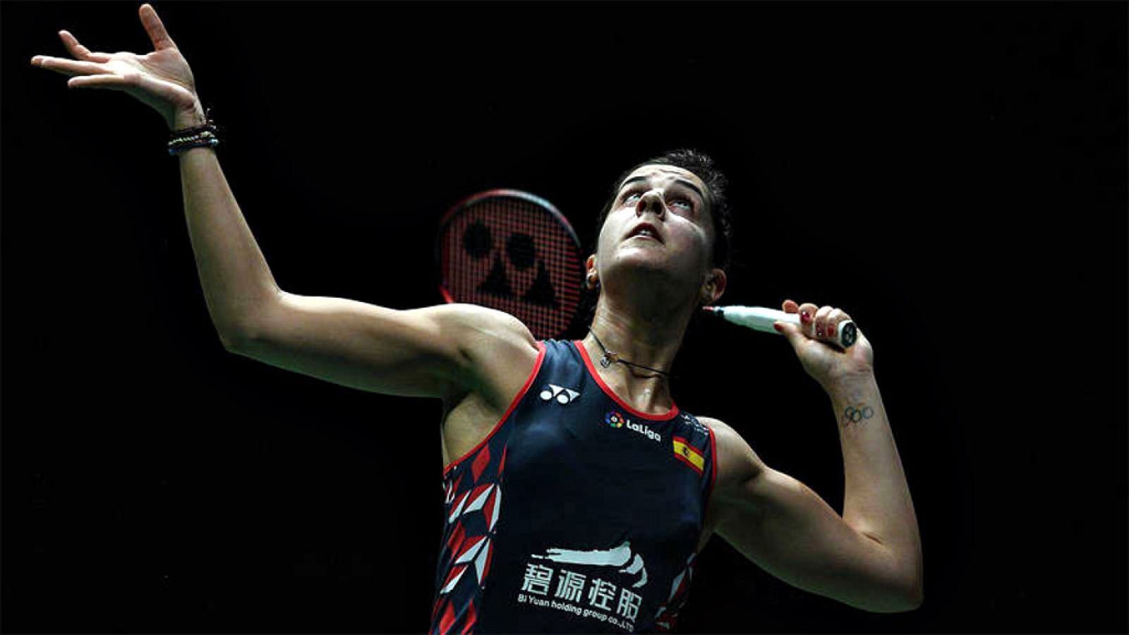 La española Carolina Marín se ha clasificado para la semifinal del Abierto de Malasia de bádminton, que se está disputando en Kuala Lumpur, al imponerse a la india Saina Nehwal por 21-8 y 21-7.
