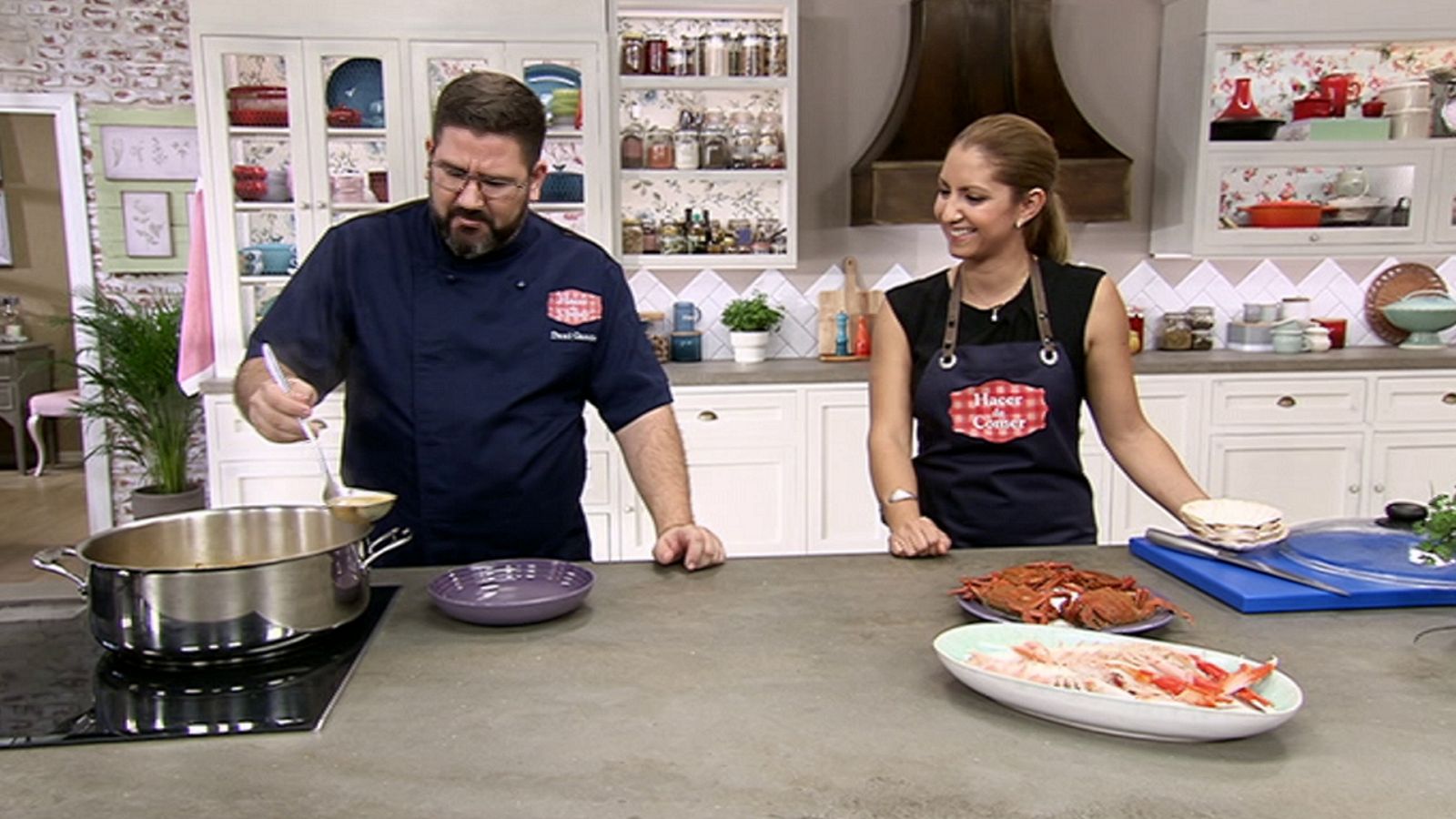 Hacer de comer - Sopa de marisco y mousse de yogur - ver ahora