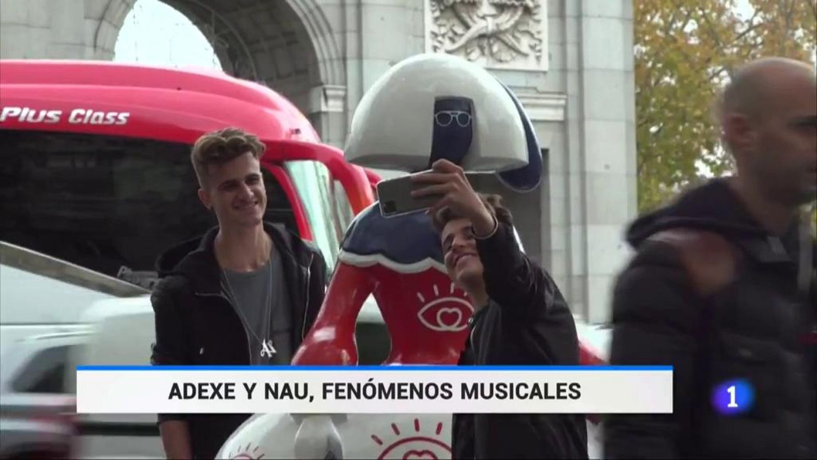 Adexe y Nau, dos adolescentes canarios que han conseguido llenar auditorios en México - ver ahora