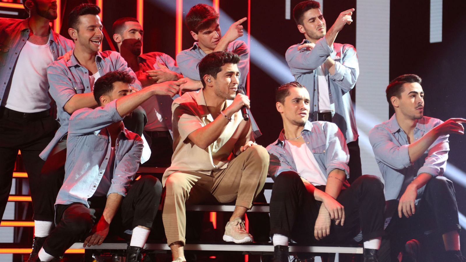 Adri interpreta "Me rehúso" en la Gala 0 de OT 2020