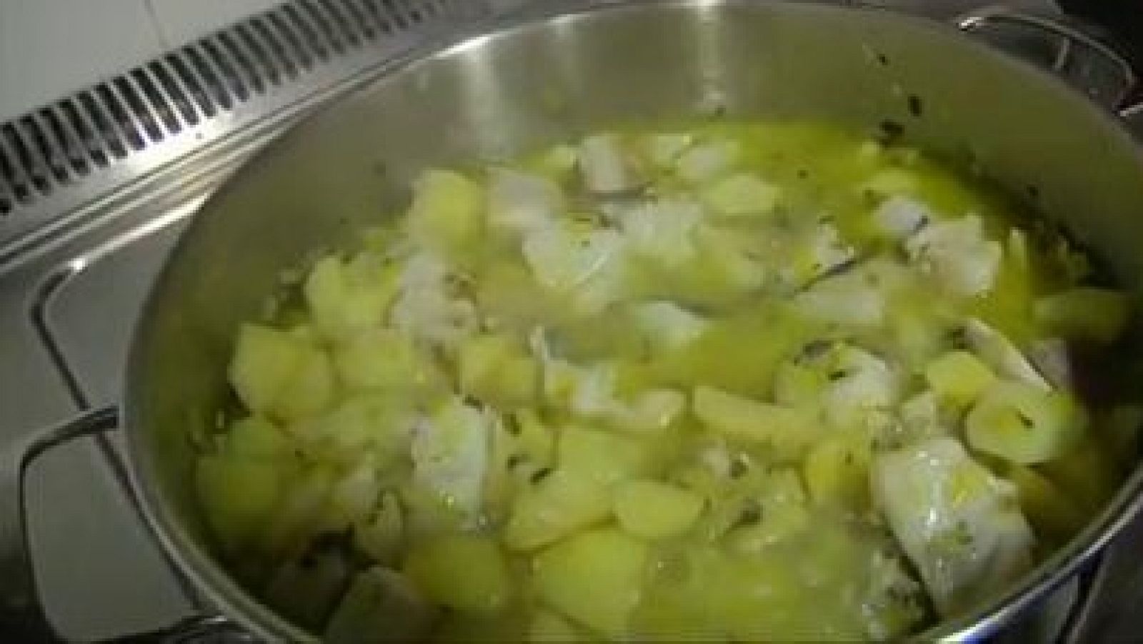 Cocinamos patatas con bacalao - Aquí la Tierra | Ver