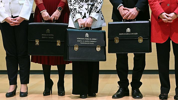 Telediario 1 - Los ministros de las áreas económicas recogen sus carteras