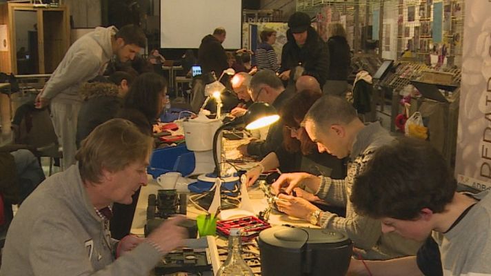 Comando Actualidad - ¿Es posible atajar la obsolescencia de los objetos?