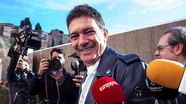 D Corazón - Antonio Banderas, el único ''hombre de color''