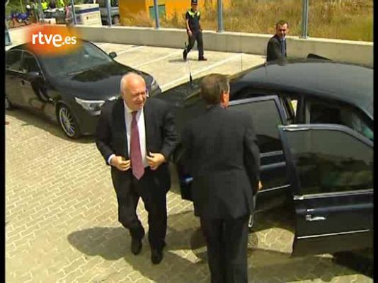  - Moratinos cruza la Verja de Gibralt