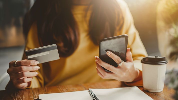 Telediario 1 - Reino Unido prohíbe apostar con tarjetas de crédito