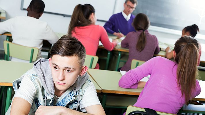 Telediario 1 - Educación y sindicatos se oponen al 'pin parental' en los colegios y anuncian acciones legales