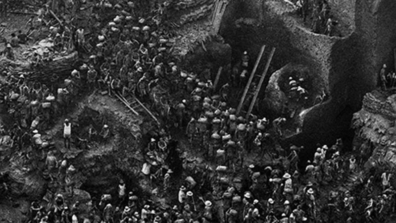 Sebastião Salgado. Gold. Tierra Quemada