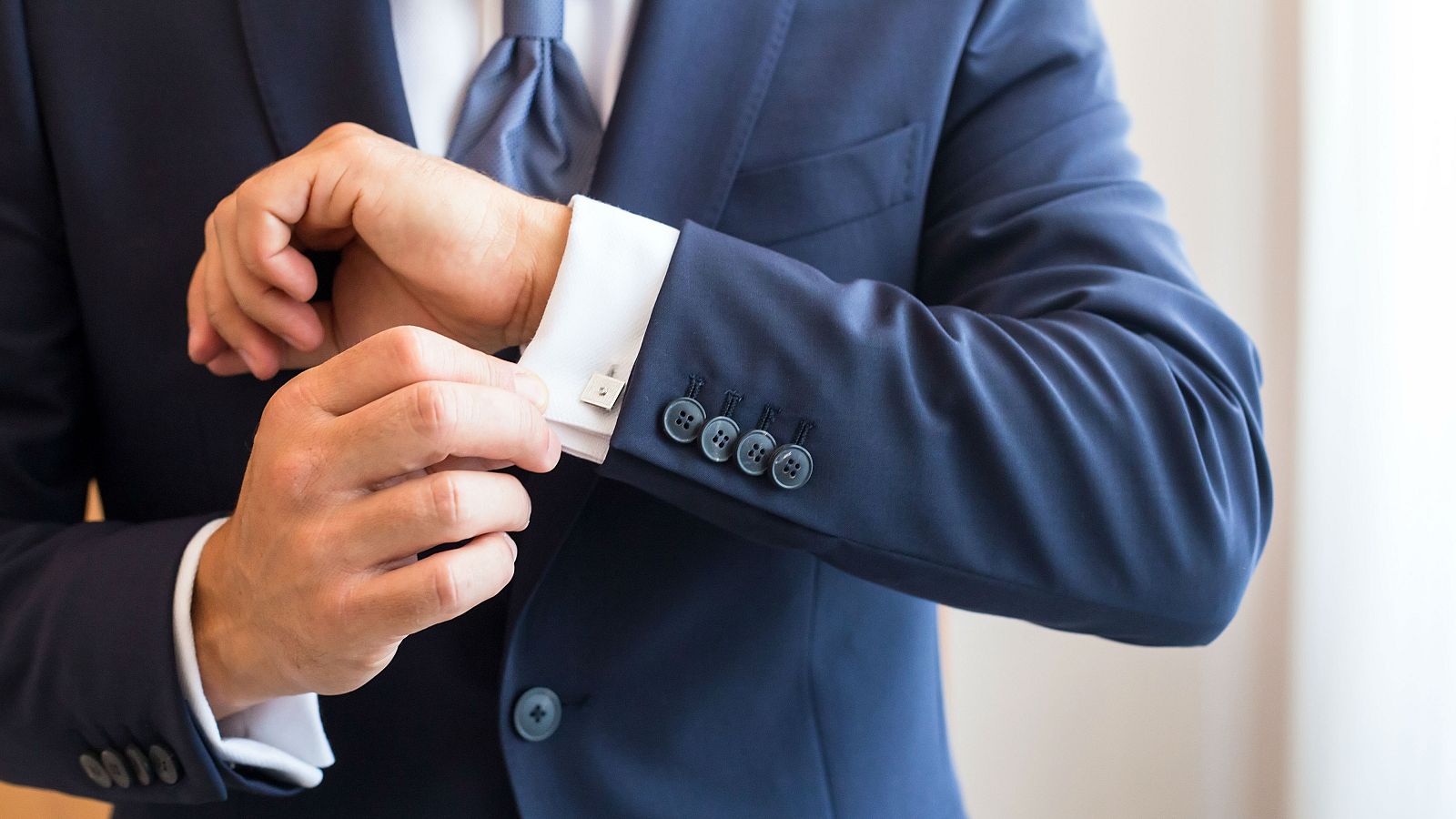 Una tienda de Bilbao cobra 15 euros a los clientes que quieran probarse un traje