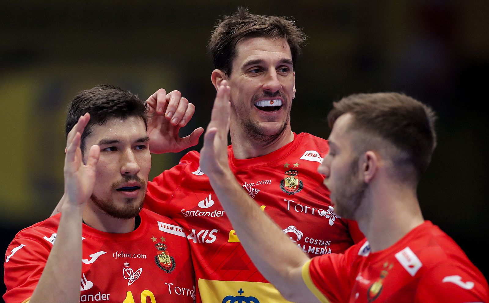 Los Hispanos, a vencer a una Austira contra las cuerdas - Telediario 1 | Ver