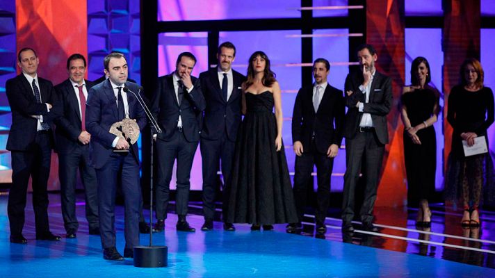 Días de cine - 'La trinchera infinita' sorprende en los Forqué y se impone a Almodóvar y a Amenábar