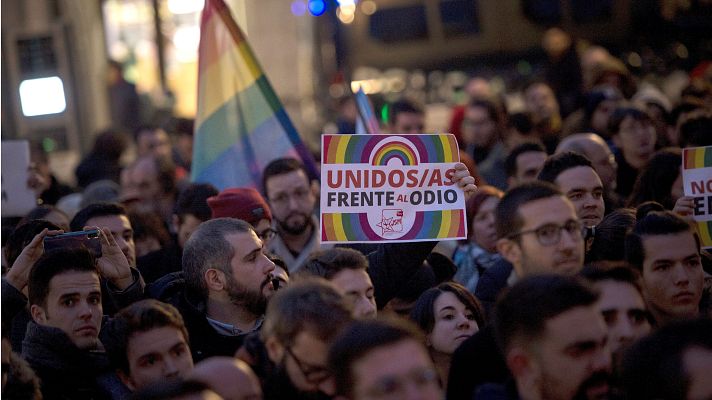 Telediario 1 - Concentración contra el 'pin parental' en Madrid
