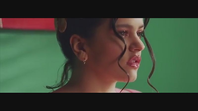 Corazón - Rosalía se pone flamenca de nuevo con "Juro que"