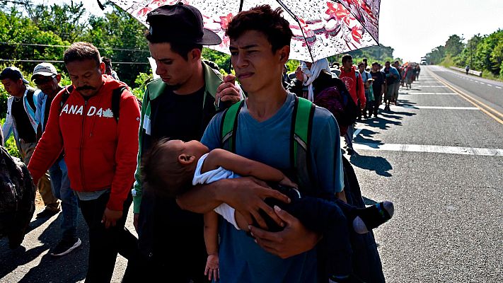 Telediario 1 - La caravana de migrantes de México, estancada en Tapachula