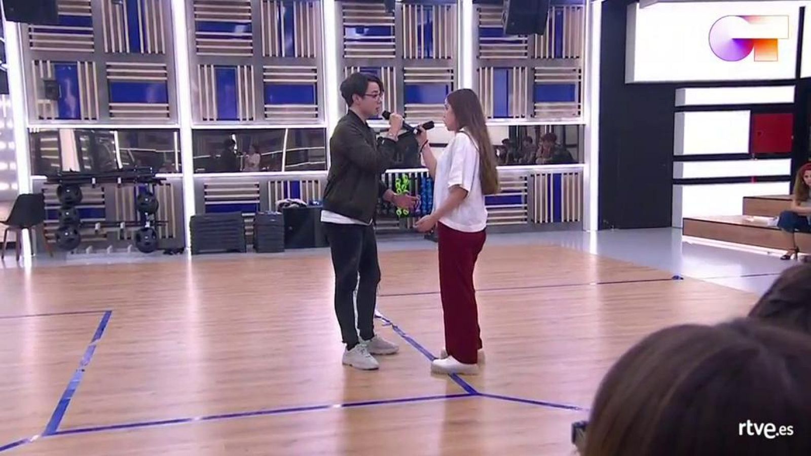 Eva y Flavio cantan "Copenhague", de Vetusta Morla, en el segundo pase de micros de la Gala 2 de "Operación Triunfo 2020"