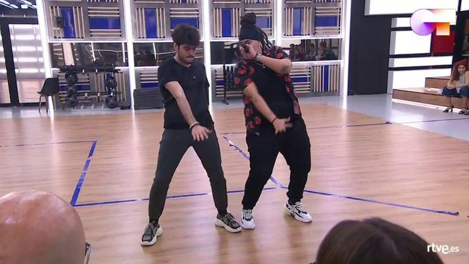 Rafa y Eli interpretan "Bonita", de Juanes & Sebastián Yatra, en el segundo pase de micros de la Gala 2 de ¿Operación Triunfo 2020¿