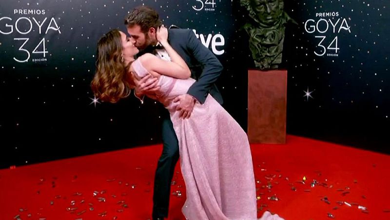 Premios Goya - Daniel Muriel y Candela Serrat, pasión frente a la cámara glamur de los Goya