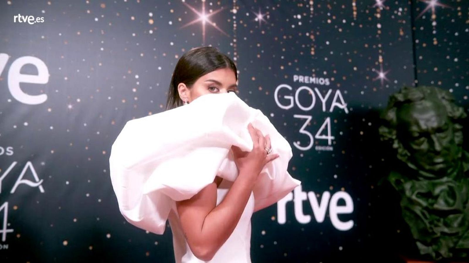 Premios Goya - Dulceida, espectacular de blanco, en la cámara glamur de los Goya