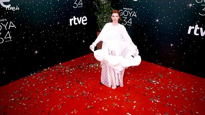 Premios Goya - Najwa Nimri posa con su original look en la cmara glamur de los Goya