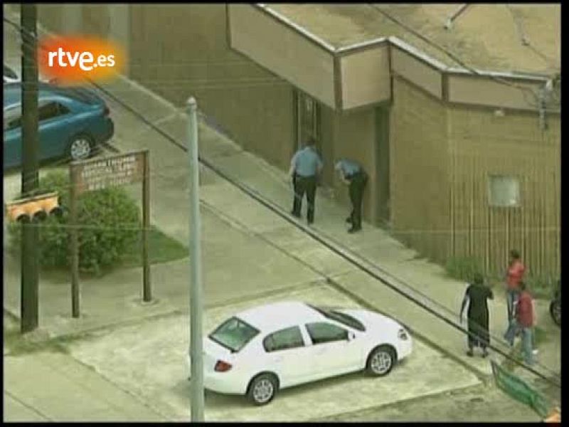 La policía de Los Angeles y la Agencia Antidroga registra la clínica del doctor de Michael Jackson