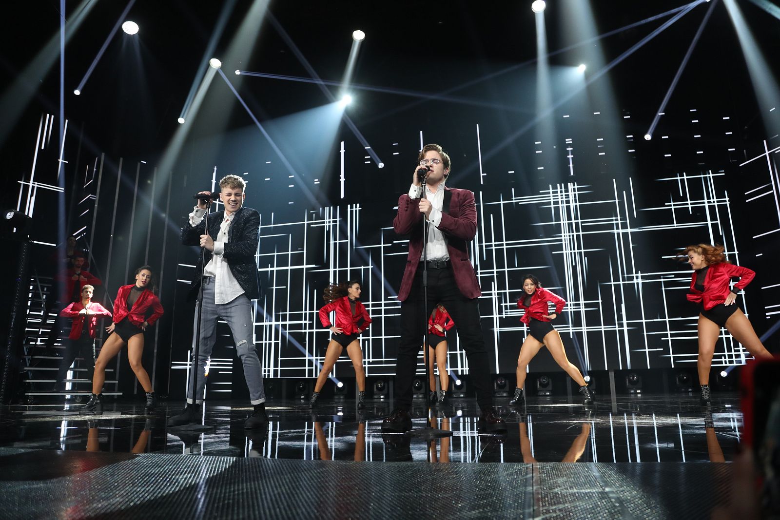 Hugo y Gèrard interpretan "Sucker", de Jonas Brothers, en la Gala 2 de "Operación Triunfo 2020"