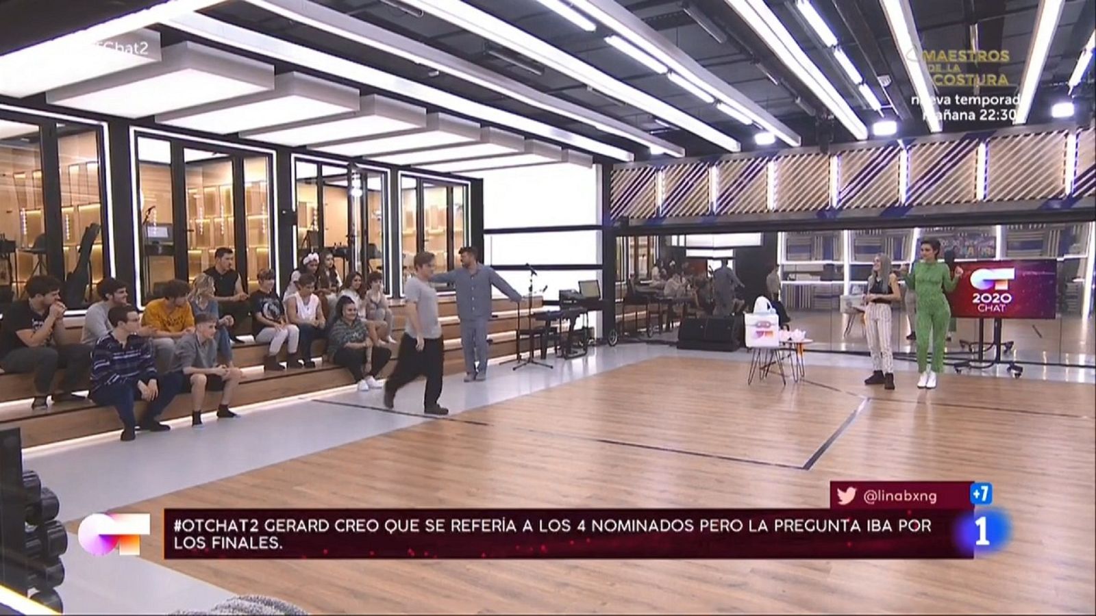 Los concursantes de Operación Triunfo 2020 se divierten haciendo un desfile de pijamas en El Chat, después de la Gala 2.