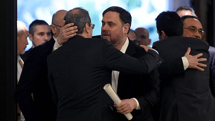 Los desayunos - Los exconsellers condenados por el 'procés' llegan al Parlament entre aplausos y gritos de 'llibertat' para declarar sobre el 155