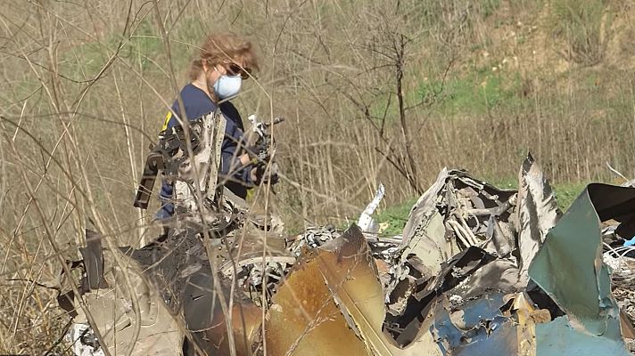 Telediario 1 - Recuperan los nueve cadáveres del lugar del accidente y siguen los homenajes a Bryant